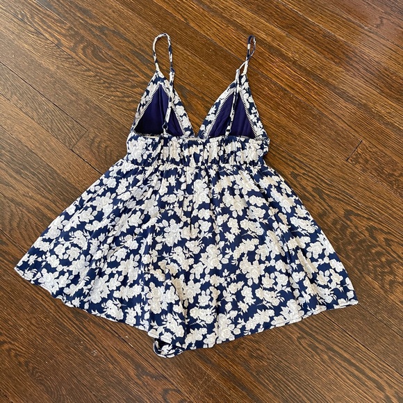 romper - Picture 2 of 3